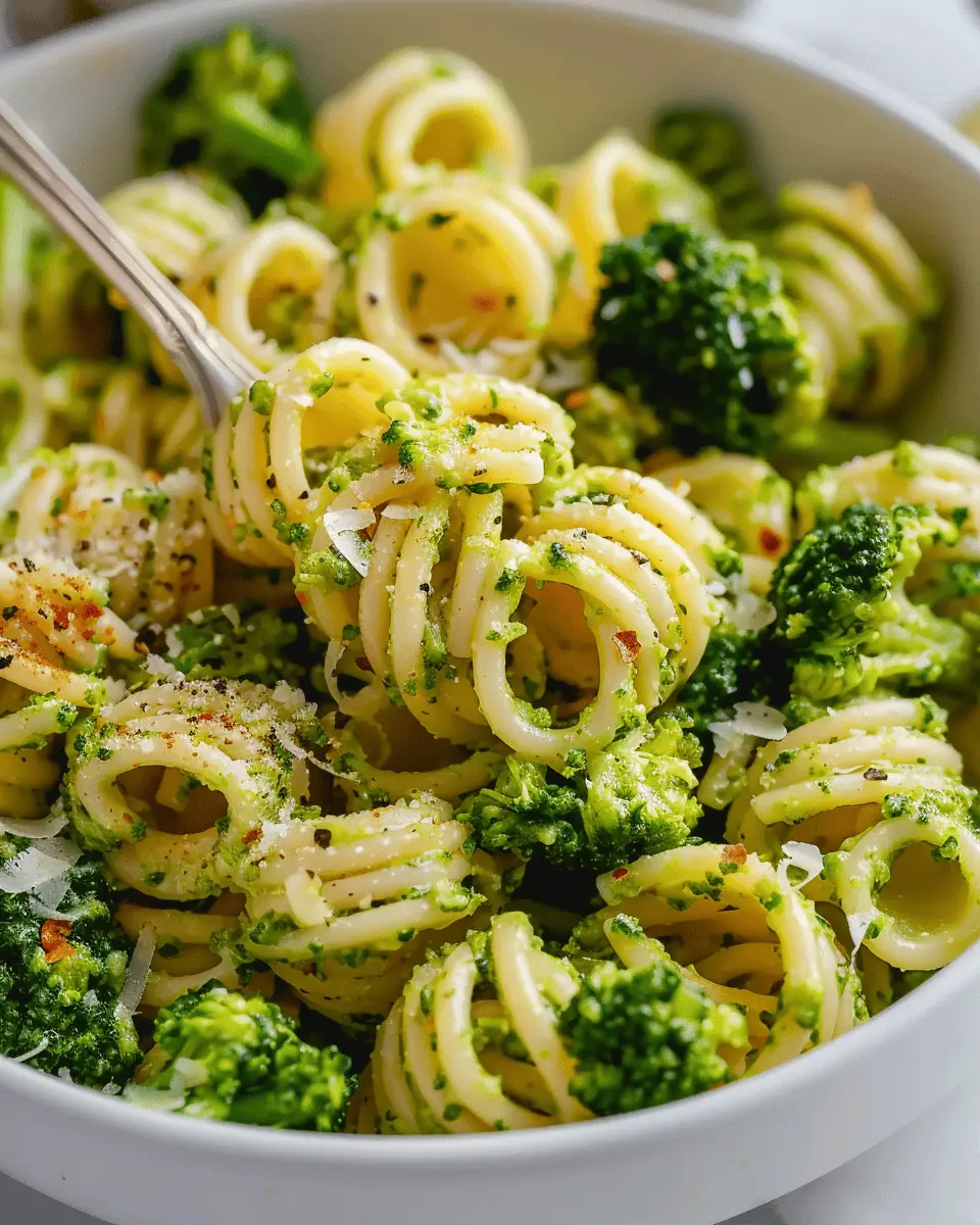 Light and Healthy Broccoli Pasta with Turkey Bacon Delight