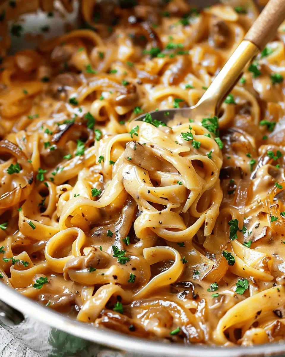 One Pot French Onion Pasta: Easy Comfort Food with Turkey Bacon