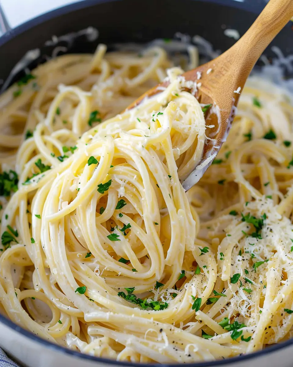 One Pot Garlic Pasta with Turkey Bacon and Chicken Ham Delight